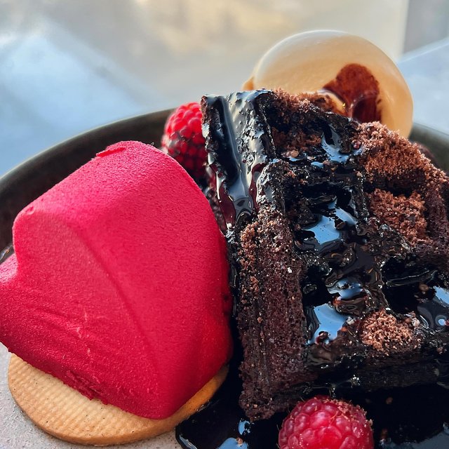♥️🤤Our kind of Valentine’s Day!

Take love to new 